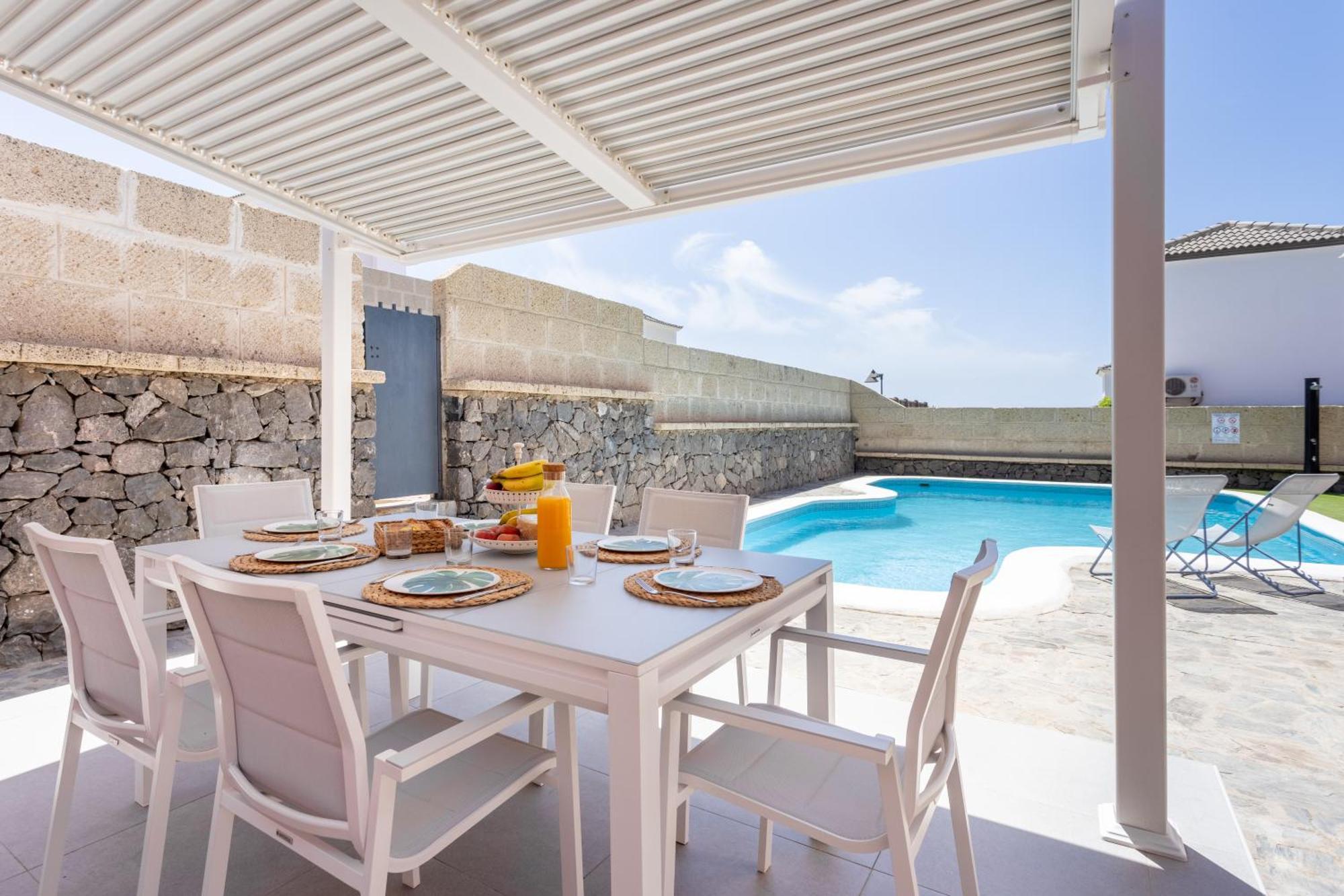 Villa Chloe Costa Adeje Tenerifesummervillas Giant Private Pool 11 Meters Long Экстерьер фото